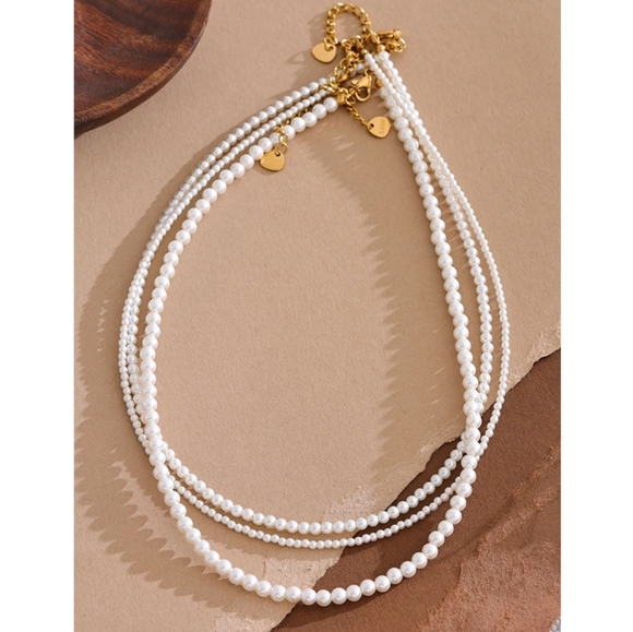 Gorgeous Must Have Pearl Necklace - Picture 3 of 9